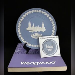 Wedgwood Blue Jasperware Christmas Plate 1974 Houses of Parliament England Boxed